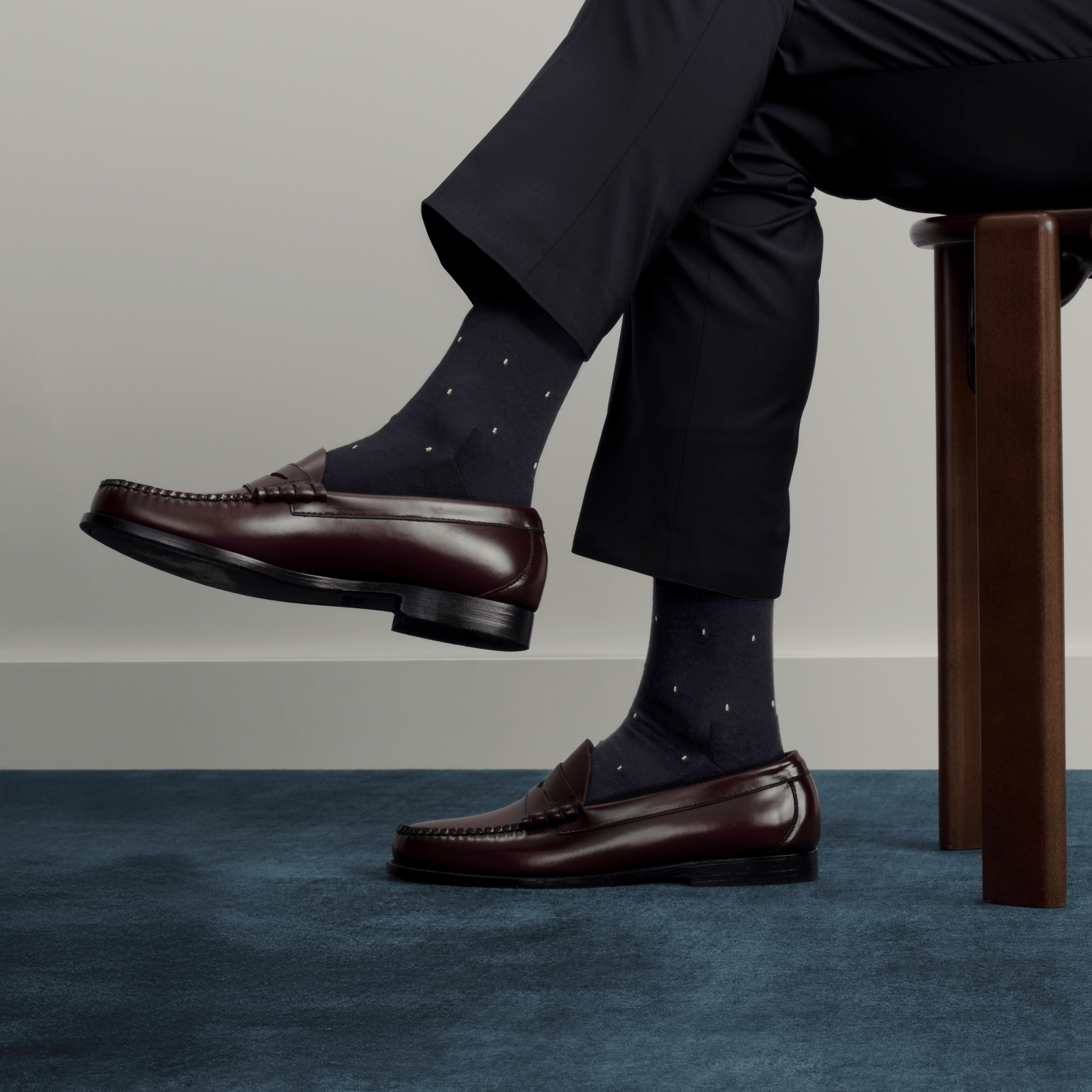 official-bombas::10438-nightfallnavy-adult-male-onmodel-00-transparent.png